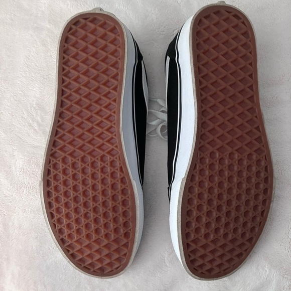 Women’s Vans Shoes like new - Picture 5 of 5